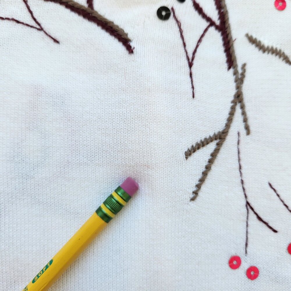 Embroidered Cardinal Sequins Cardigan Sweater Cream Red Grandma Winter Holiday - Picture 10 of 13